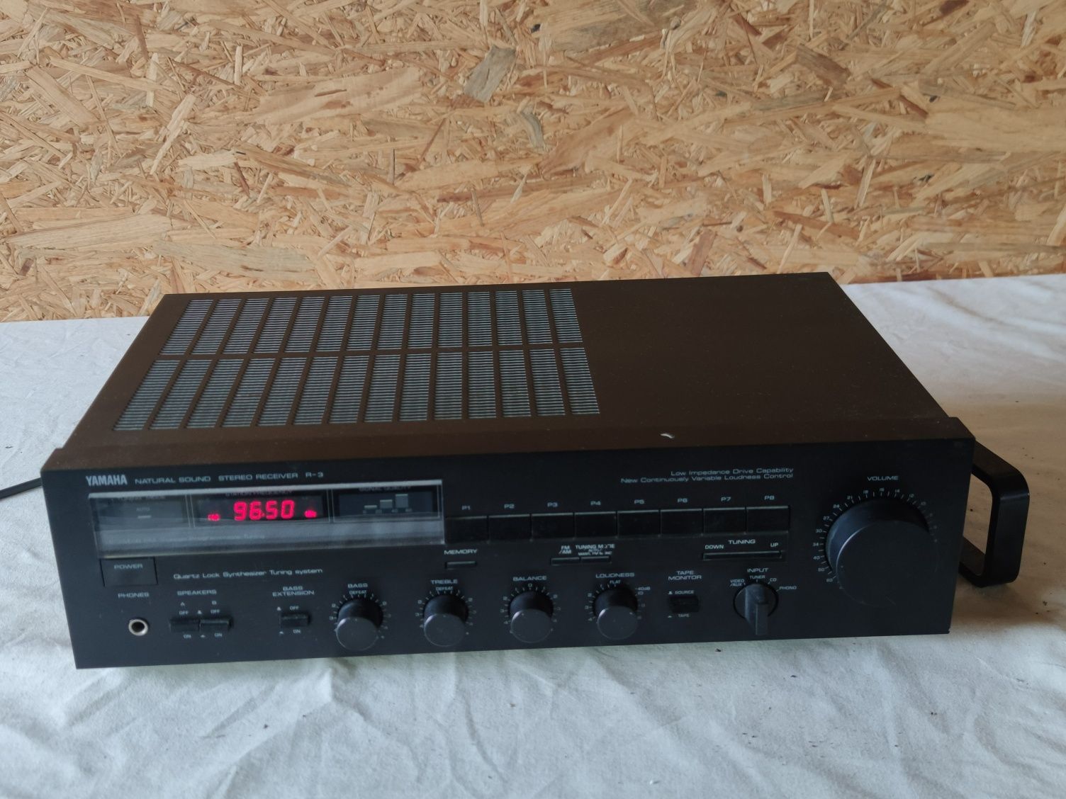 Yamaha R-3 amplituner stereo oldschool retro 1985r