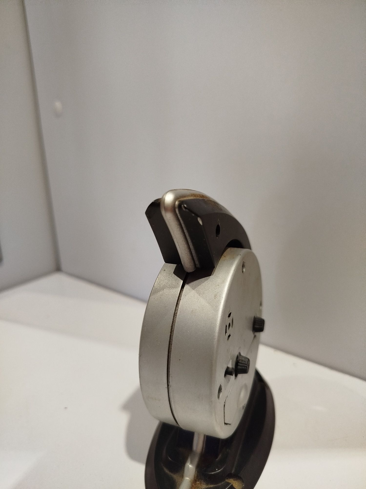 Zegarek budzik bardzo ładny elegancki wysokość do 15 cm