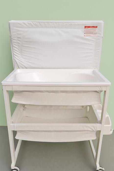 Trocador com banheira( impecavel )