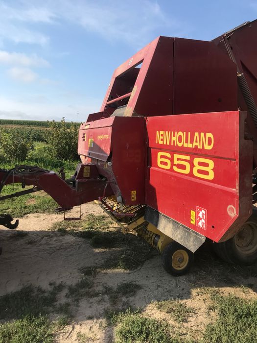 Prasa New Holland 658