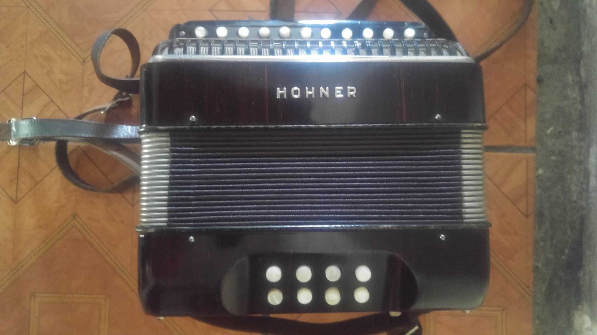 HOHNER HELIGONKA produkcji niemieckiej.