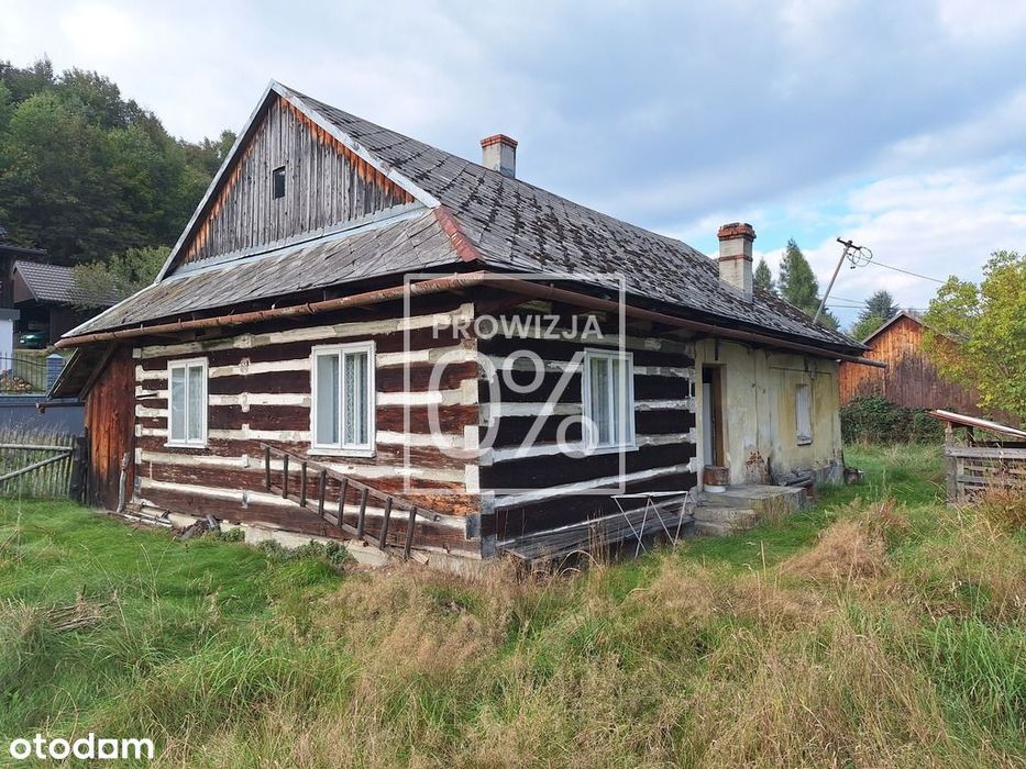 Drewniany dom z bali