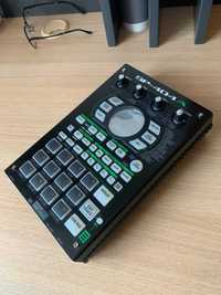 Семплер Roland SP-404A