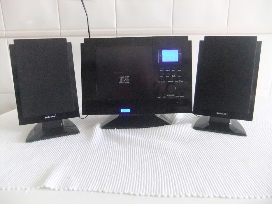 Radio - Relógio - Leitor CD's (stéreo) - Mod. 662