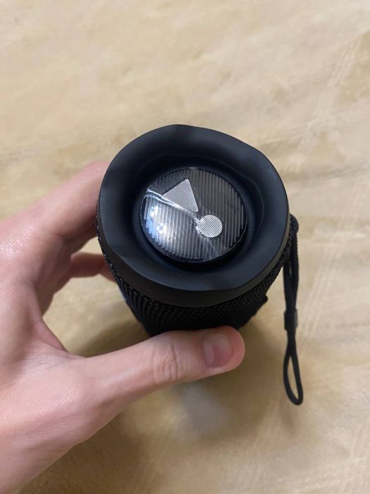 Безпрводная колонка JBL