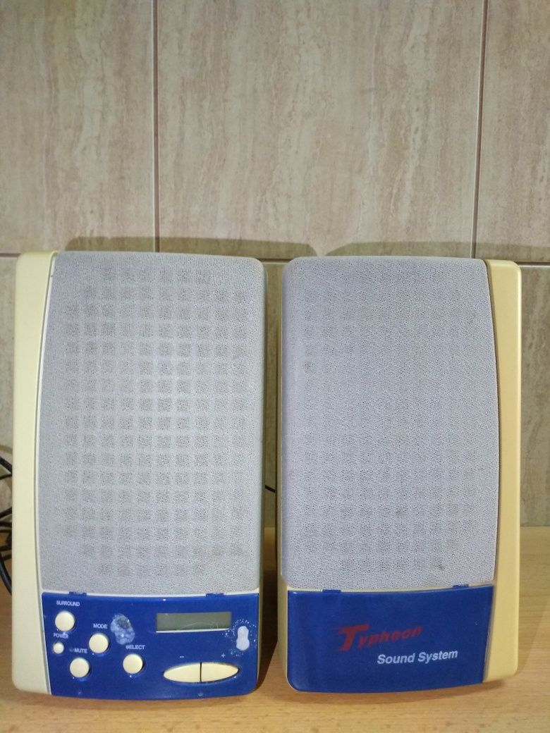 Głośniki kolumny głośnikowe Typhoon 15W 6 ohm