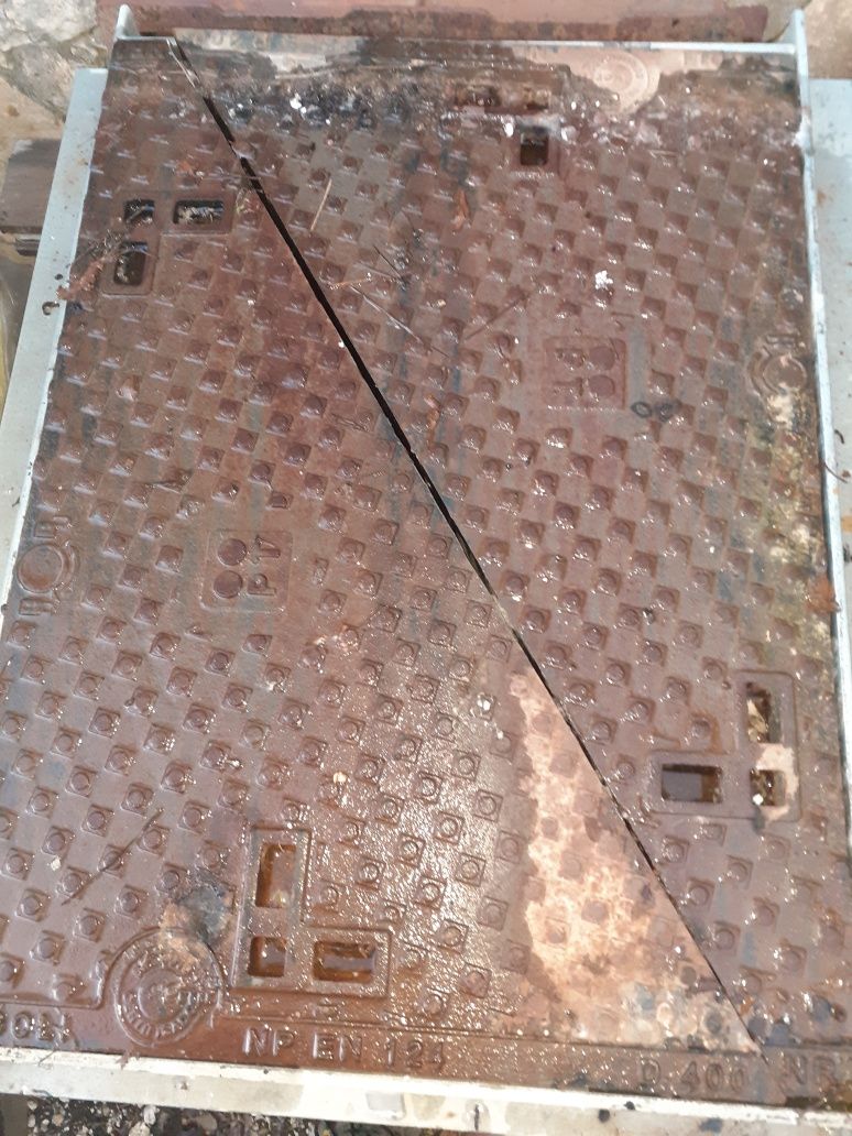 Tampas NR1 e NR2 para caixas de telecomunicações