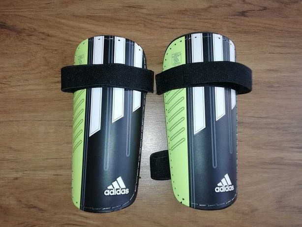 Ochraniacze piłkarskie na piszczele Adidas