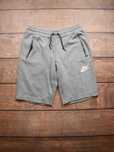 Szare krótkie spodenki szorty grey shorts Nike z białym logo white