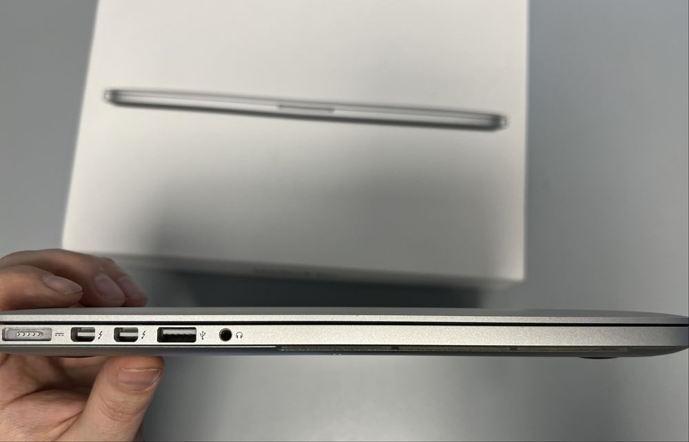MacBook Pro 15" Intel Core I7 3,4Ghz, 16Gb RAM, Super Stan, Cyrylica
