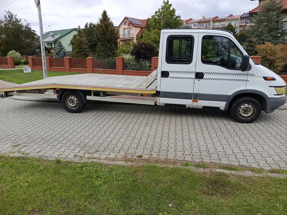 Iveco Daily  doinwestowany ,aluminiowy najazd 5 m , 188 tys.km,