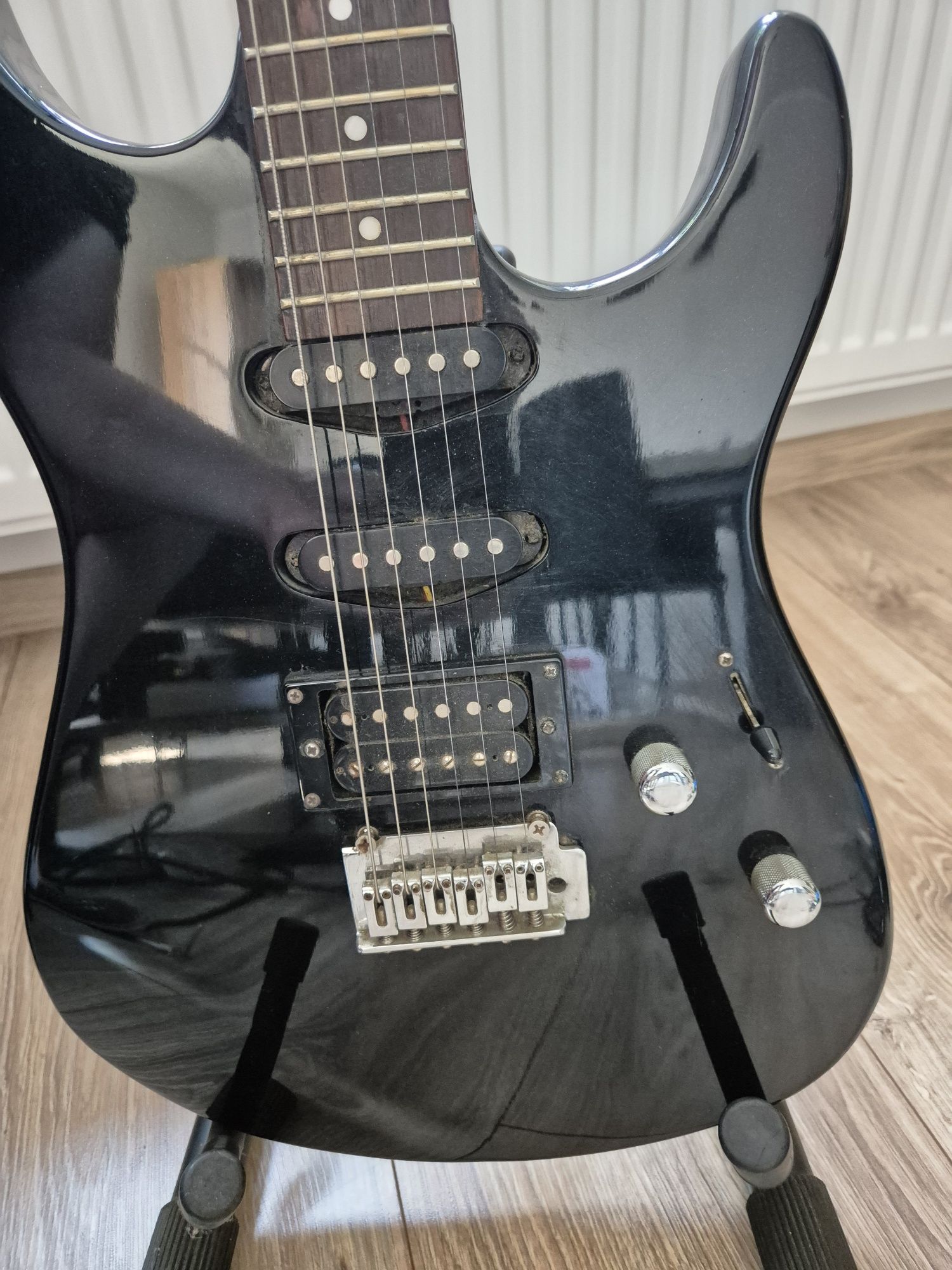 Gitara elektryczna Squier Showmaster