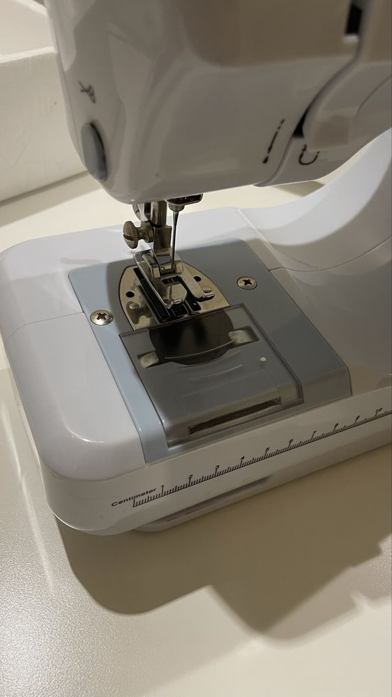 Vendo maquina de coser Ufesa