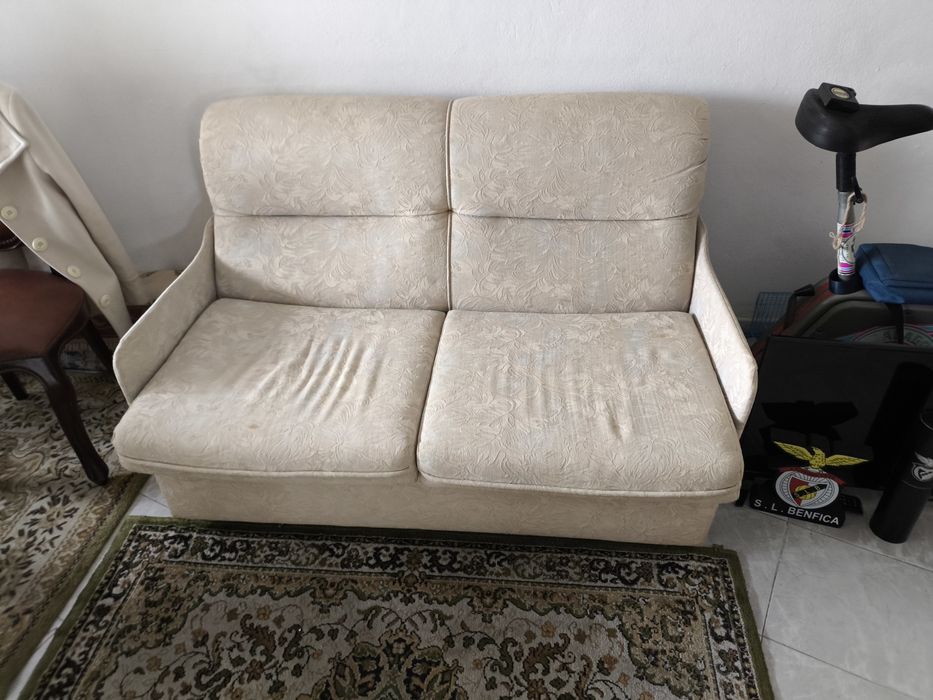 Sofá com cama em bom estado