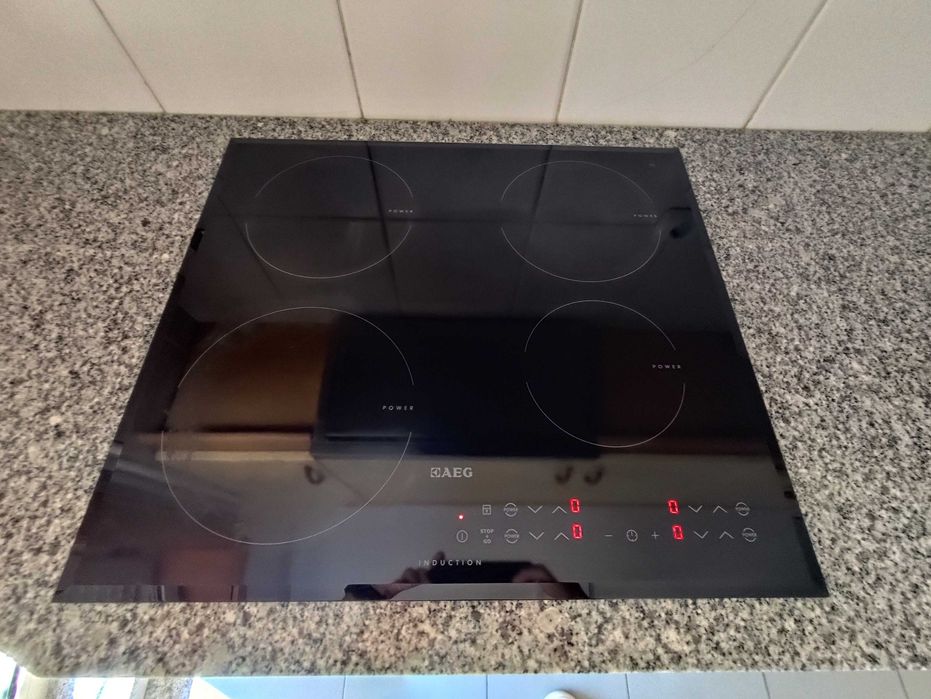 Placa de indução AEG