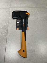 Siekiera Fiskars X10 nowa