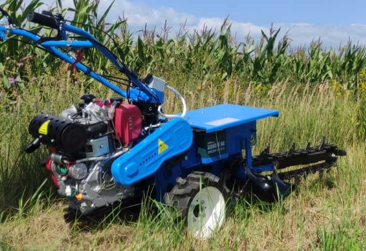 Koparka łańcuchowa MASTER SRLT-70 z napędem na koła Diesel 499cm3 70cm