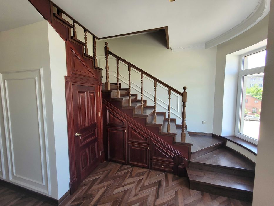 Продаж будинку біля центру та парку Шевченка