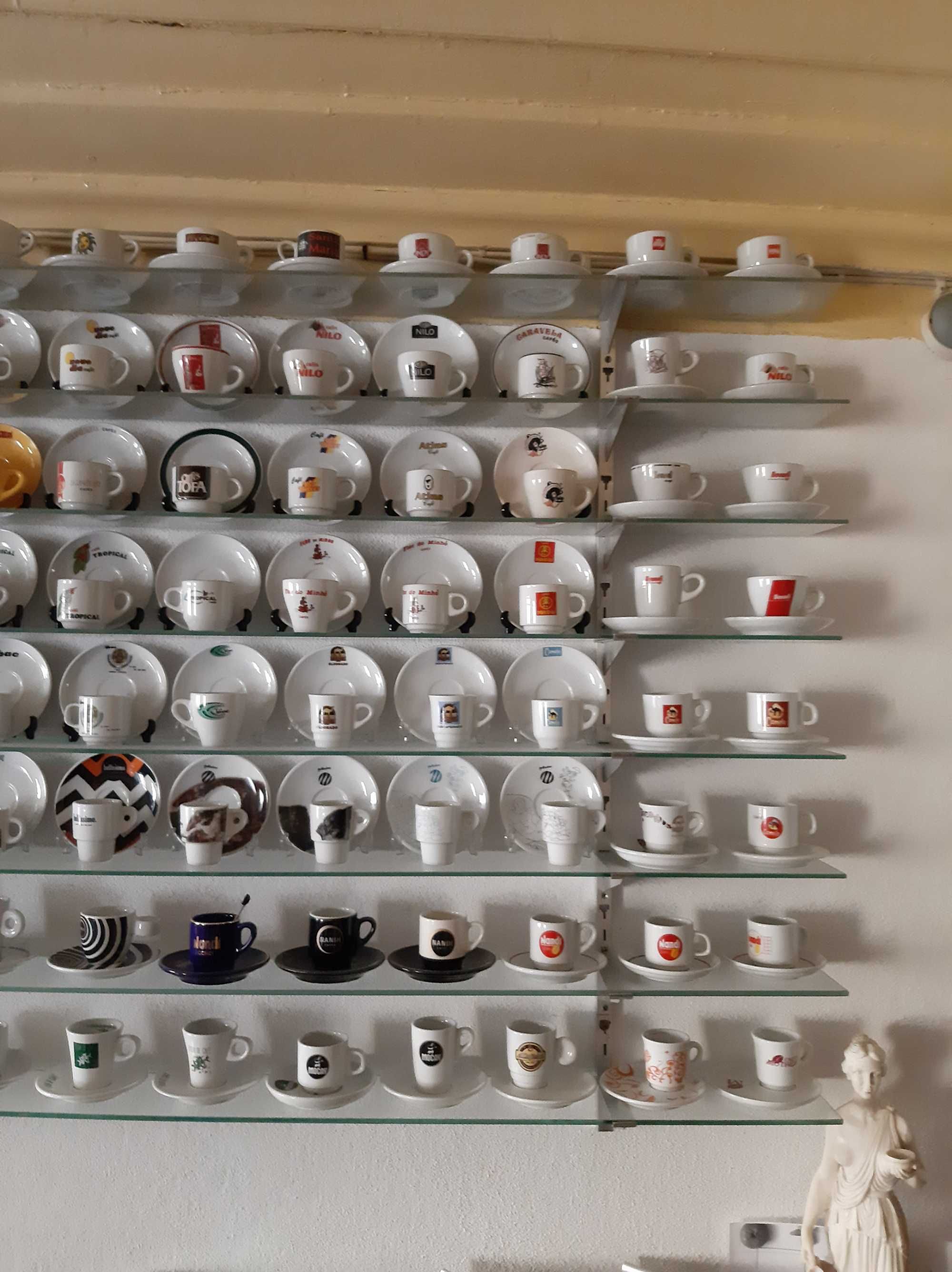 Chavenas de cafe