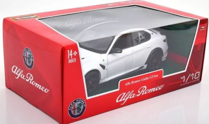 Alfa romeo giulia GTAM 2022 escala 1:18