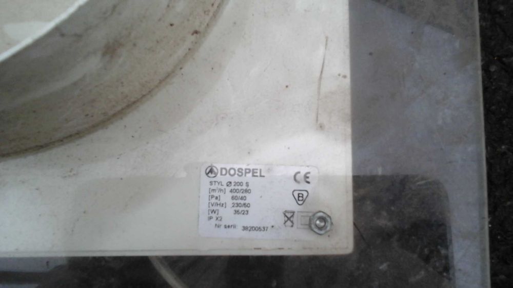 Витяжка,двигун,центрифуга.Працюють