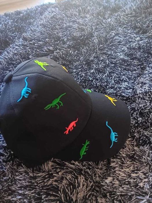 Boné para criança dinossauros azul, preto ou rosa