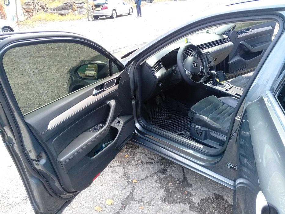 Фольксваген Пасат б 8.4х4.