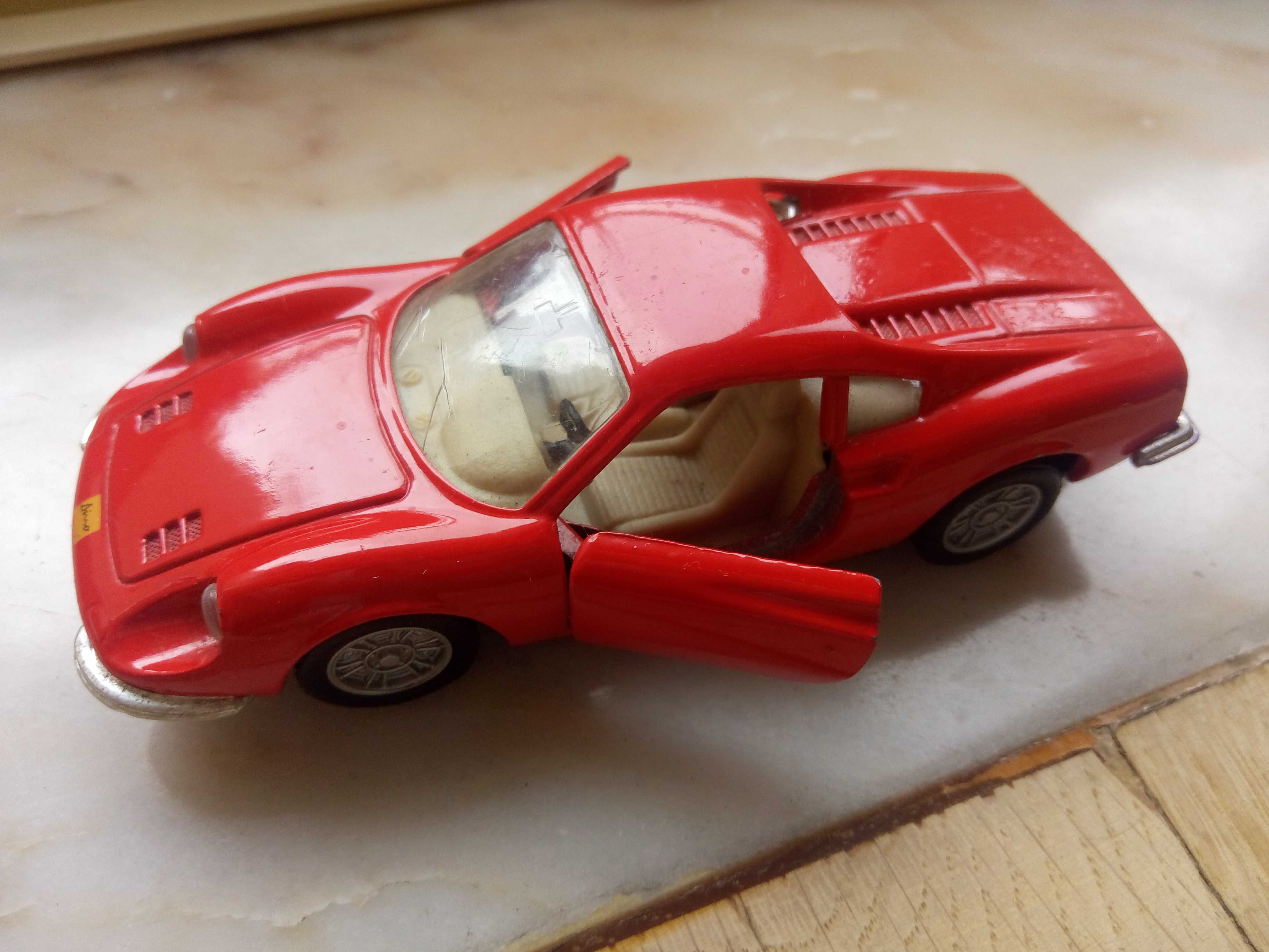 Carro coleção Maisto Ferrari Dino 246GTi