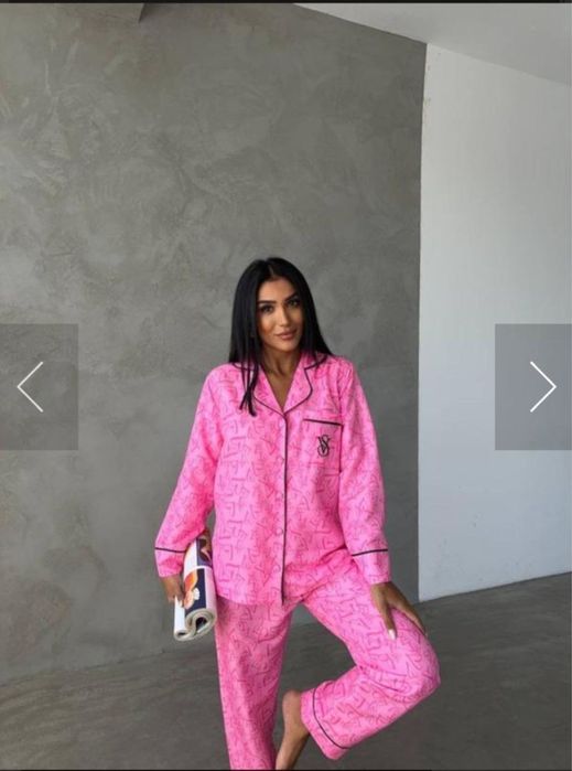 Пижама ярко розовая под бренд vs