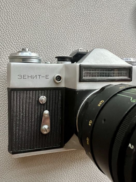 Zenit-E + Helios-44-2 2/58 – aparat analogowy, bardzo dobry stan