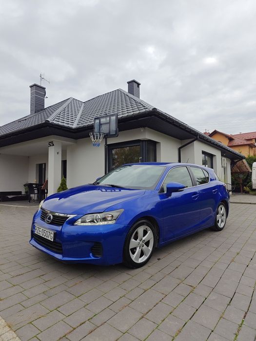 Lexus CT 200h 1.8  136 km hybryda