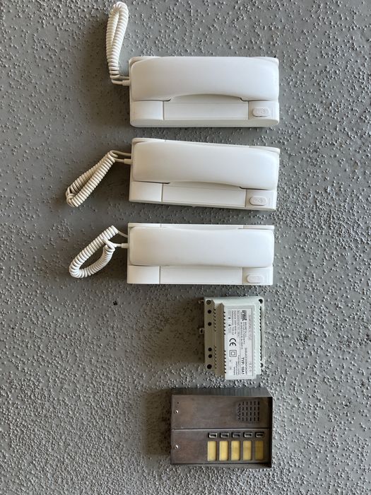 Zestaw domofon + 3 słuchawki