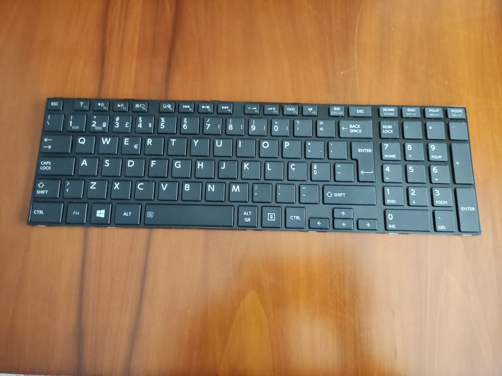 Teclado portátil Toshiba C855D usado em bom estado