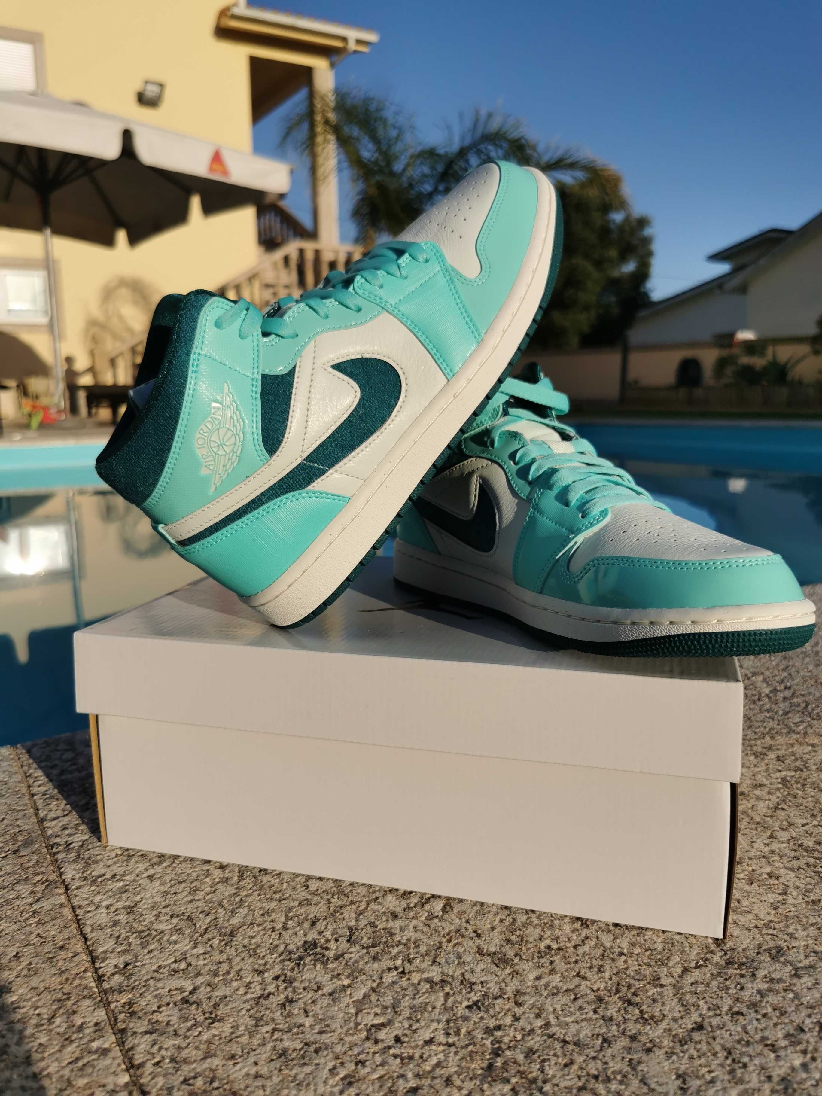 Nike Air Jordan 1 Mid Bleached Turquoise