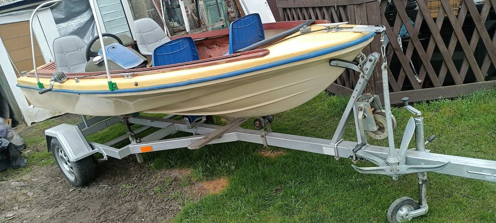 Sprzedam łódkę rekreacyjno wędkarską z przyczepką
