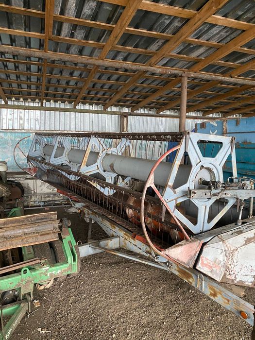 Продам комбайн акрос