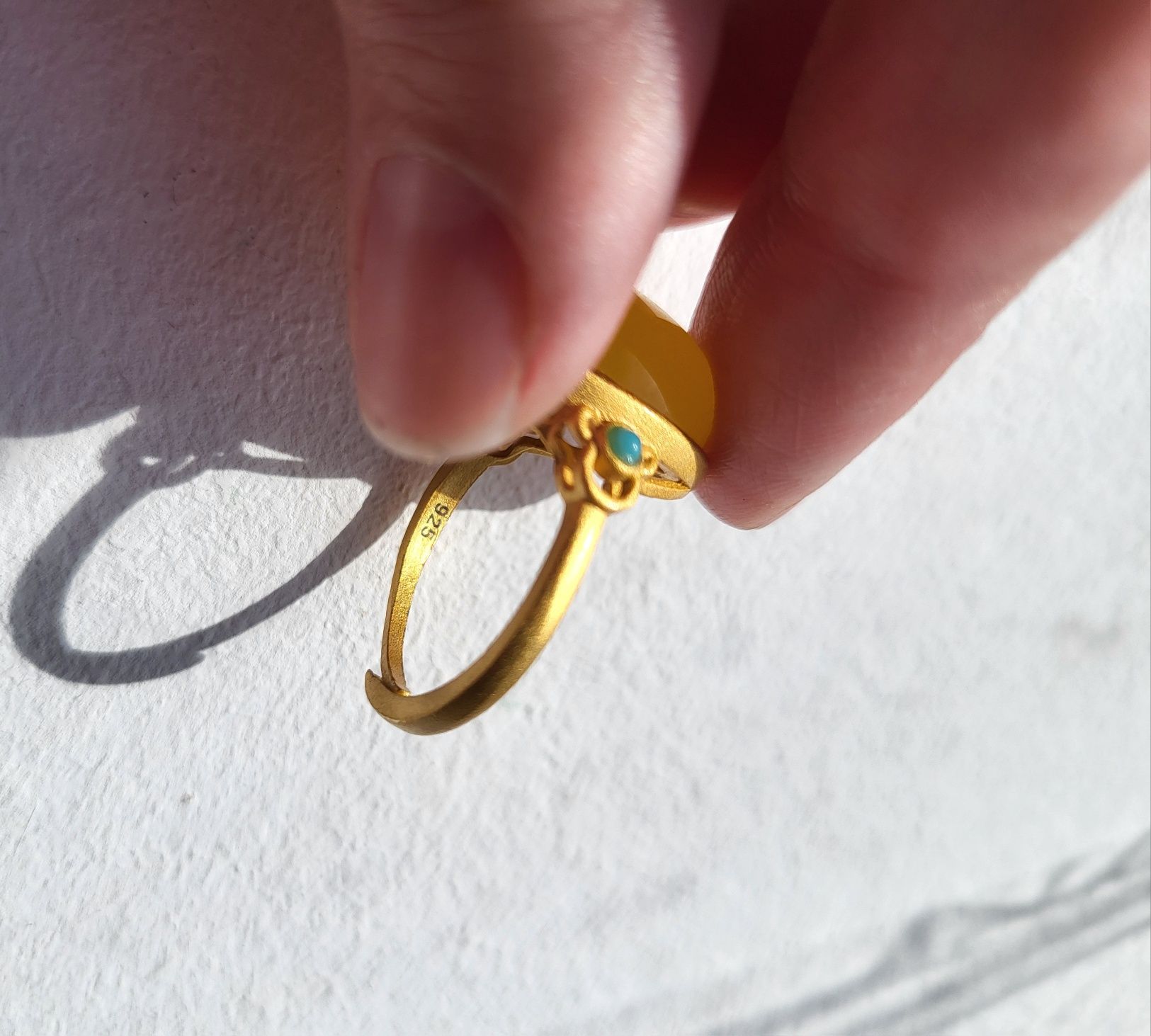 Перстень жовтий нефрит, бірюза, срібло 925, позолота