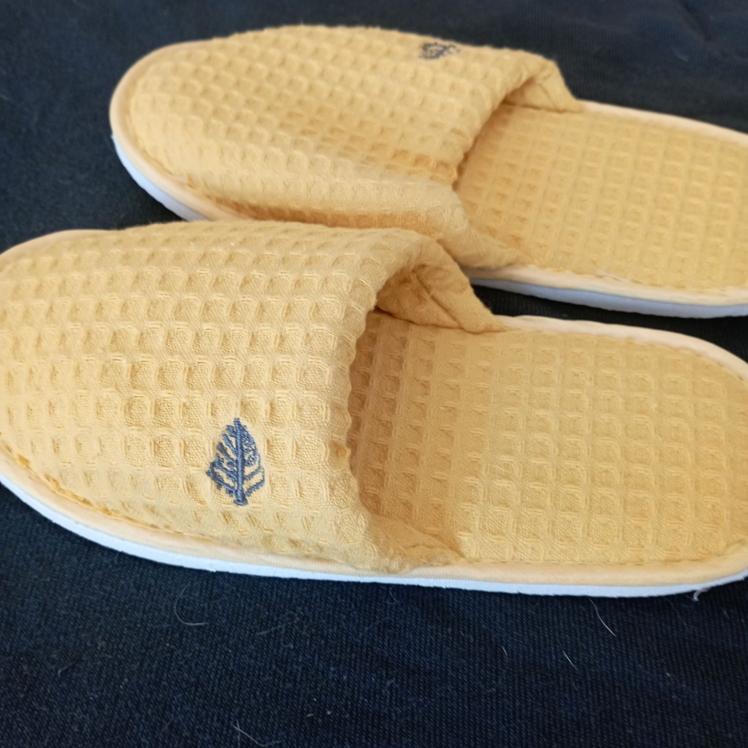 Pantufa infantil nova amarela Slippers