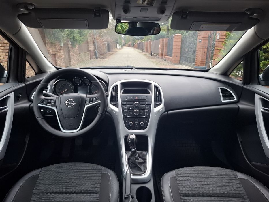 Opel Astra J 1.6 benzyna Salon Polska! Serwisowany! Super STAN!