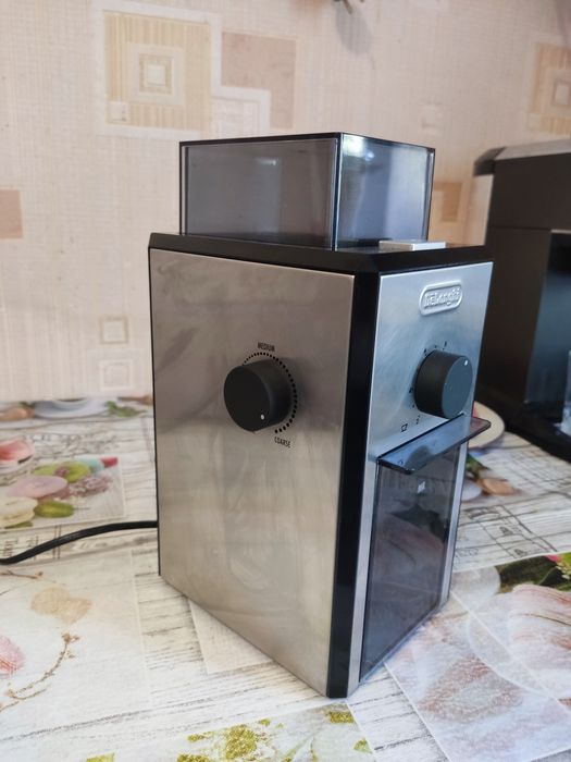 Кавомолка жернова Delonghi KG89