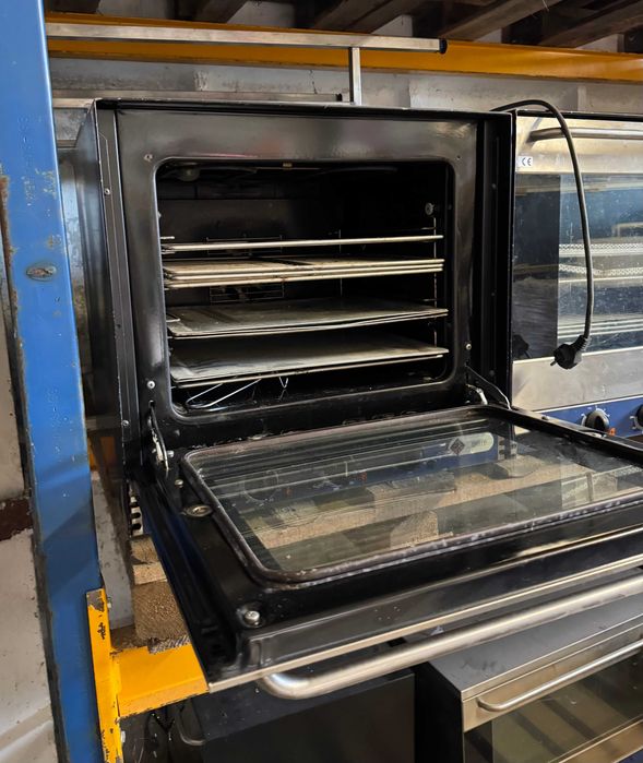 Piec konwekcyjny Gierre BRG 200, 2700 W, 230V, wymiary: 600x585x565