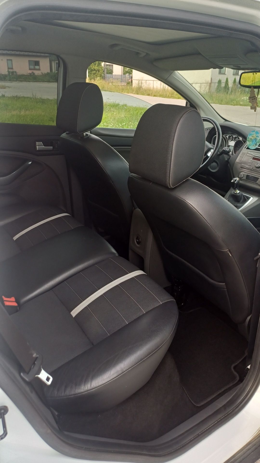 Ford Kuga 4x4 2.0 tdci 140km 2009r. Panorama