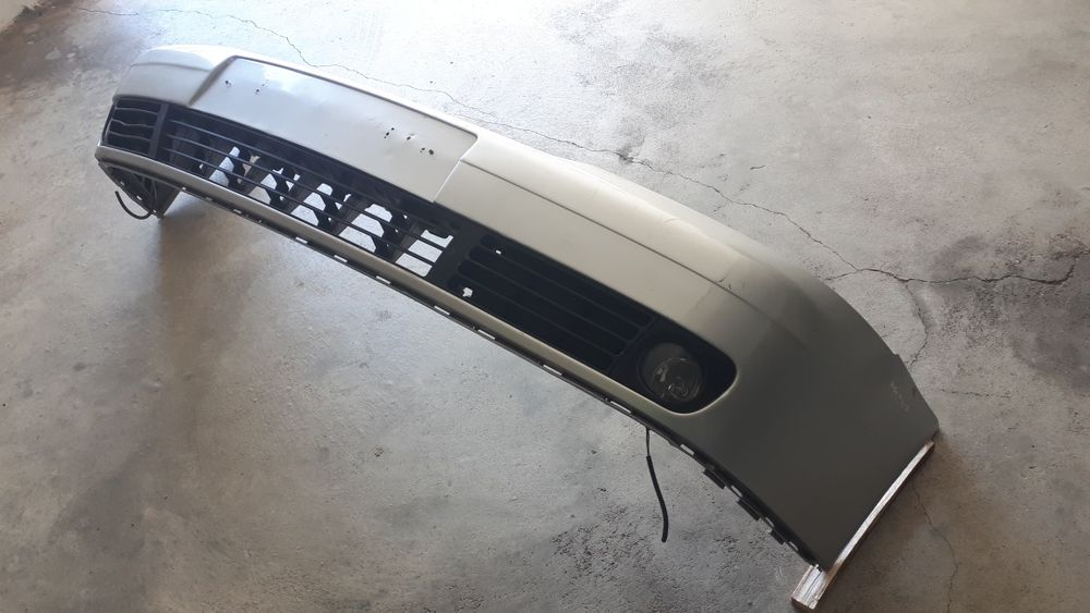 Pára-choques da frente Audi A4 fase 2 (1999 a 2004) impecável