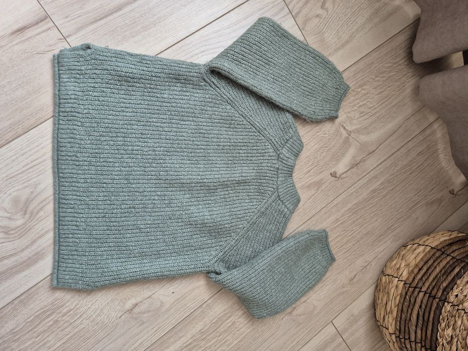 Светрик Zara на дівчинку 4-5 роки