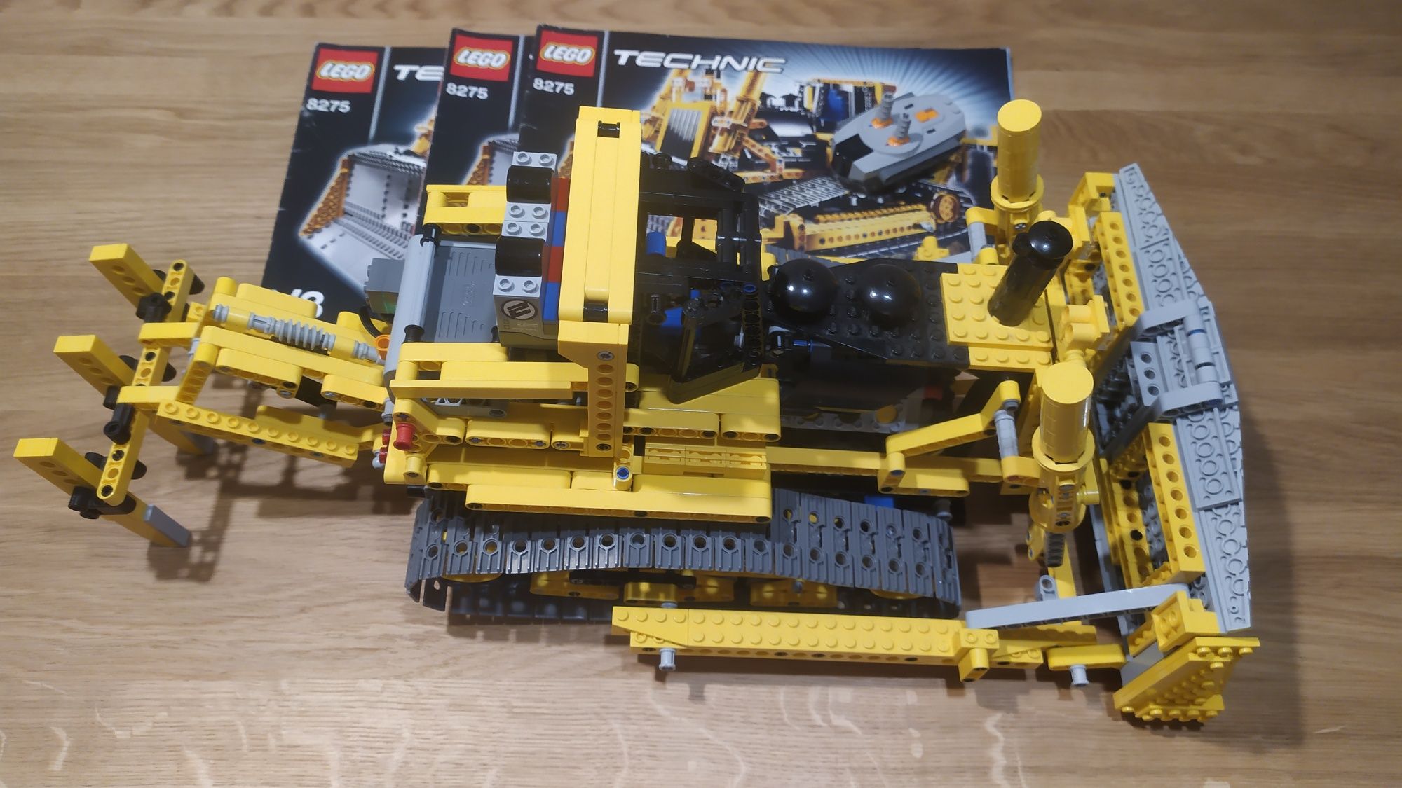 Lego Technic 8275 Motorized Bulldozer, zestaw z 2007r.