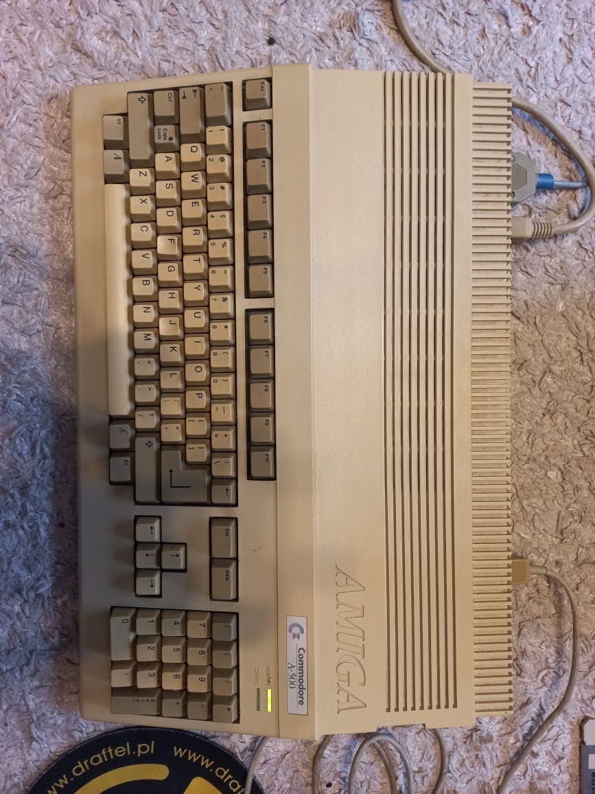 Komputer AMIGA A-500 ORYGINAŁ zestaw dla kolekcjonera OKAZJA