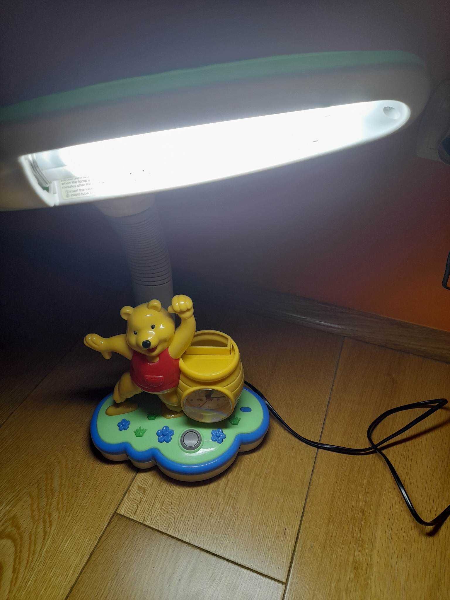 Lampka na biurko z zegarkiem