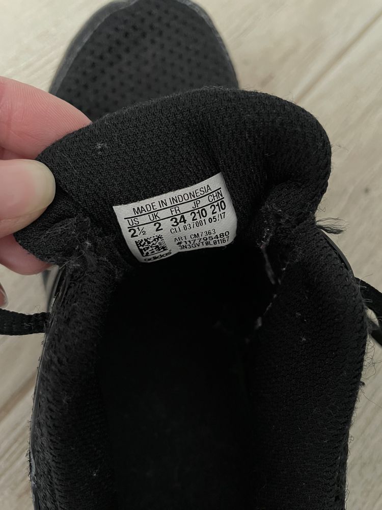 Кросівки adidas хлопчик 33-34 21,5см.