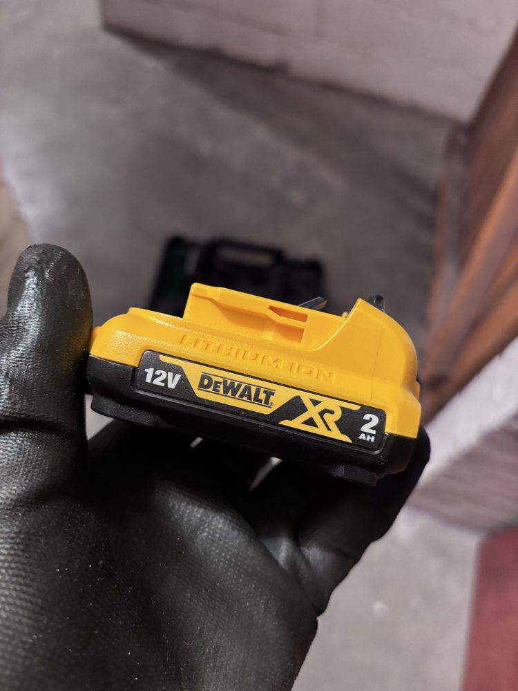 Zestaw laserowy DEWALT DCE089D1G-QW 12V XR GREEN + statyw + akcesoria