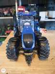 Bruder traktor New Holland
